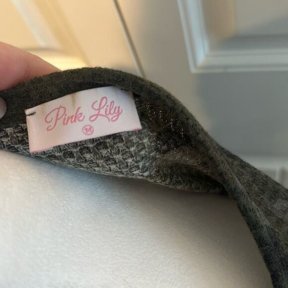 Pink Lily Medium Camo Twist Front Waffle Knit Top - Picture 4 of 7